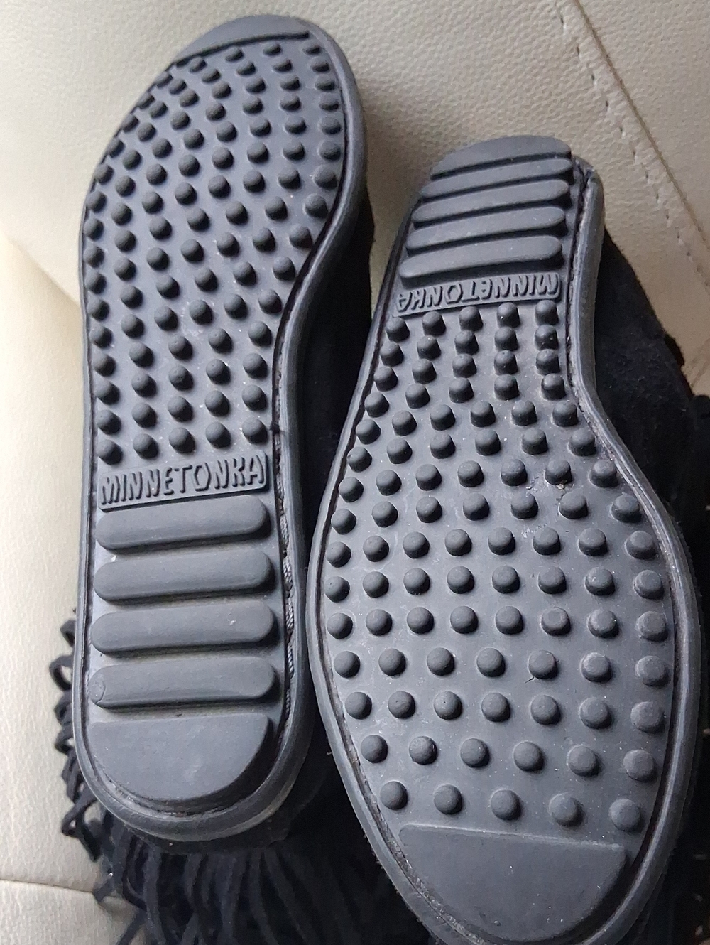 Minnetonka Moccasins Boot - Picture 7 of 11